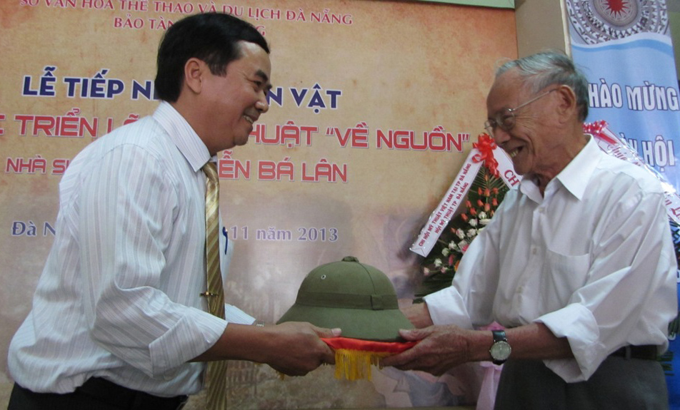Người dân hiến tặng nhiều hiện vật quý cho Bảo tàng Đà Nẵng 5