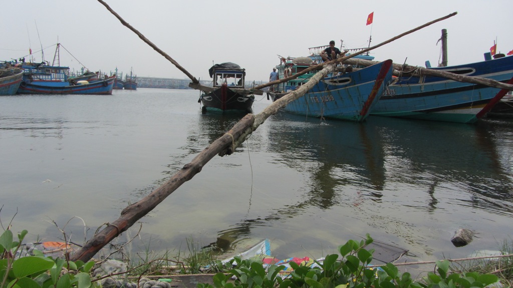 Ngư dân Đà Nẵng chuẩn bị đối phó với cơn bão số 12 11