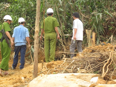 Quảng Nam: Sập hầm vàng, 3 người tử vong 1