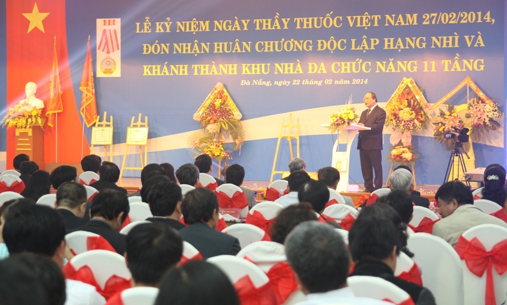 Bệnh viện C Đ&agrave; Nẵng đ&oacute;n nhận Hu&acirc;n chương độc lập hạng Nh&igrave; 1