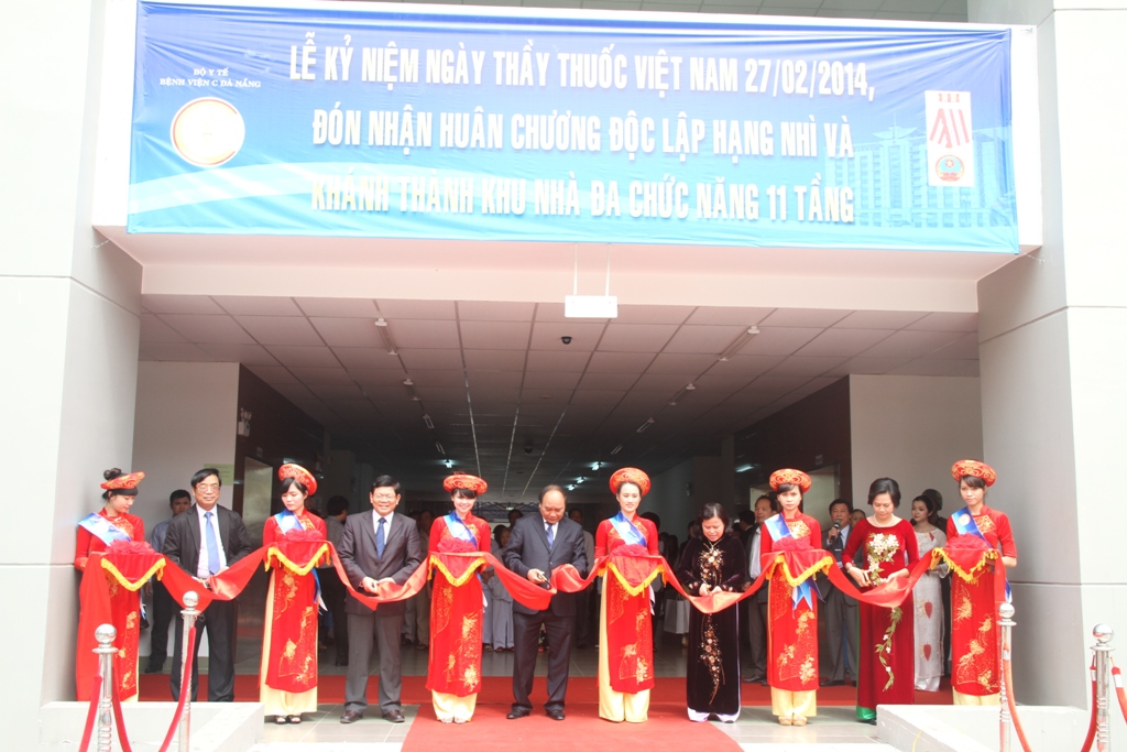 Bệnh viện C Đ&agrave; Nẵng đ&oacute;n nhận Hu&acirc;n chương độc lập hạng Nh&igrave; 6
