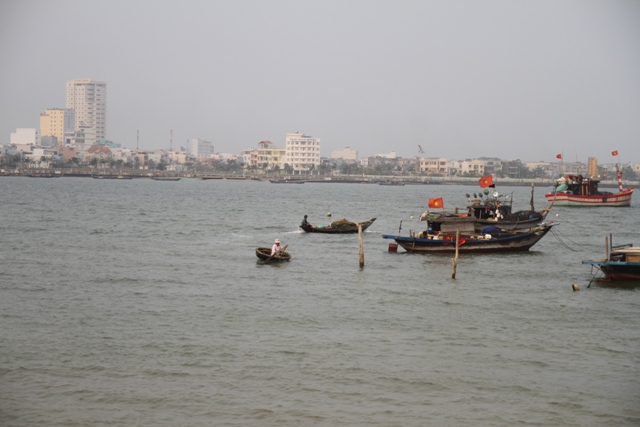 X&aacute;c chết d&iacute;nh lưới ngư d&acirc;n tr&ecirc;n s&ocirc;ng H&agrave;n 1