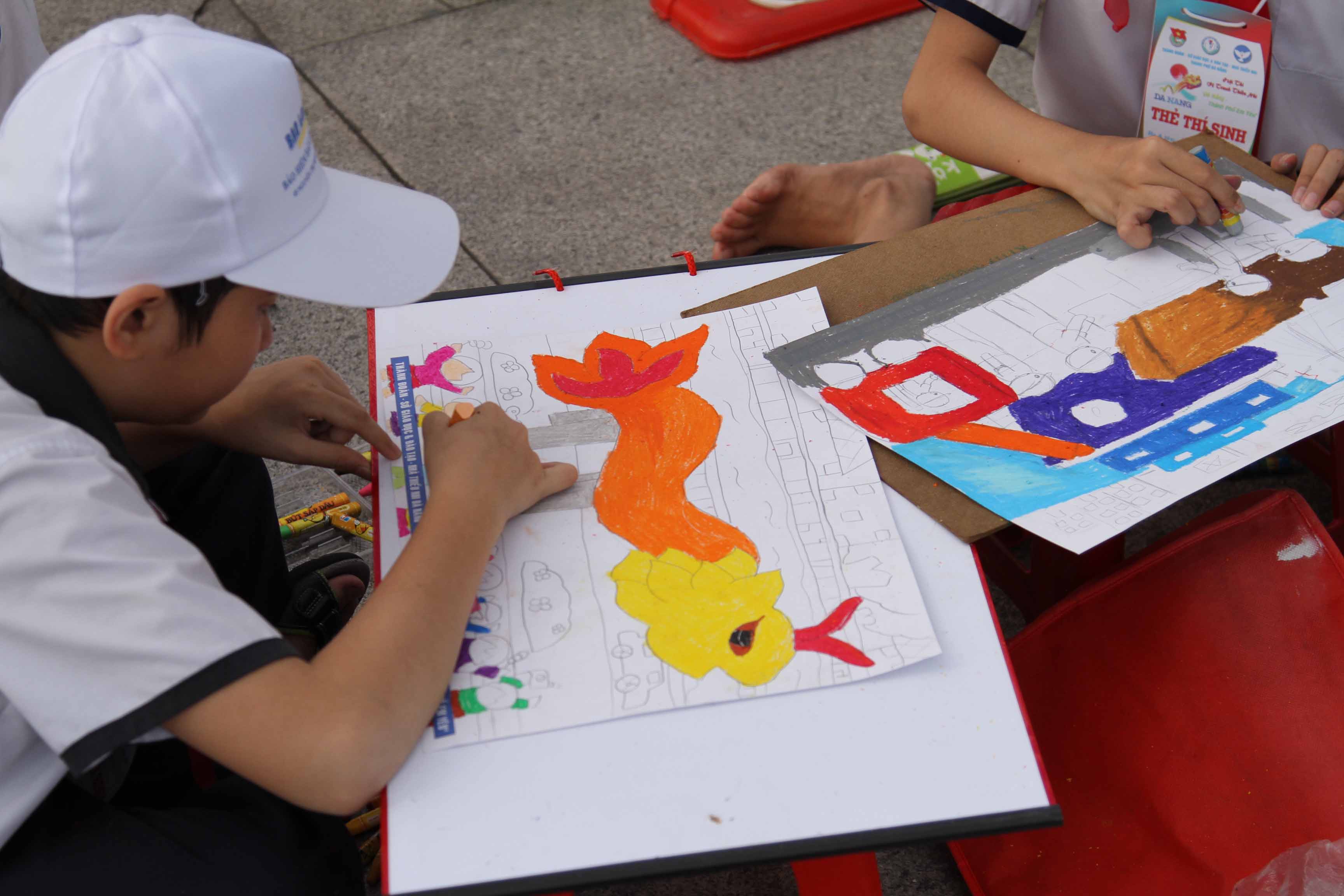 Hàng trăm học sinh thi vẽ tranh “Đà Nẵng – thành phố em yêu” 5
