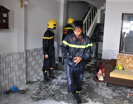 Nh&agrave; ch&aacute;y trong l&uacute;c chủ đi vắng 1