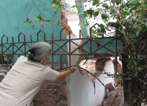 Người đ&agrave;n &ocirc;ng bị dầm b&ecirc; t&ocirc;ng đ&egrave; bẹp d&iacute; 1