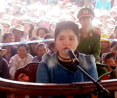 Kinh ho&agrave;ng thiếu nữ cầm dao đ&acirc;m chết nam thanh ni&ecirc;n  1