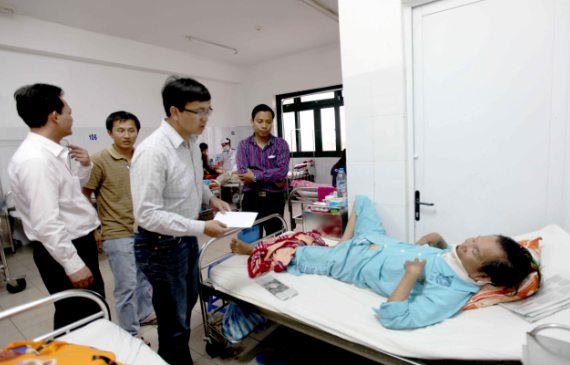 B&agrave; N&agrave; Hills ủng hộ 70 triệu đồng cho nạn nh&acirc;n vụ tai nạn giao th&ocirc;ng kinh ho&agrave;ng 1