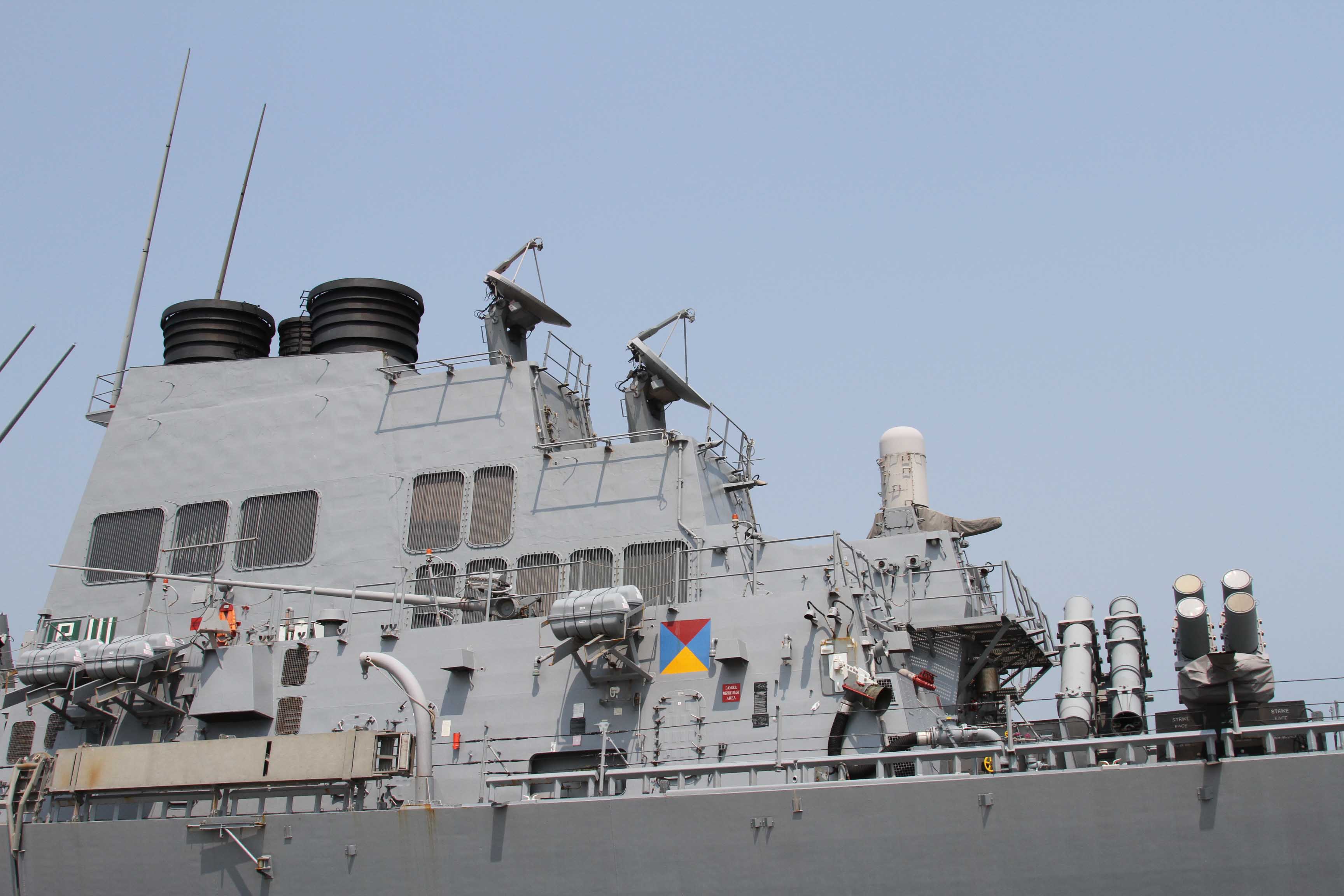 Hai tàu hải quân Hoa Kỳ cập cảng Tiên Sa 8