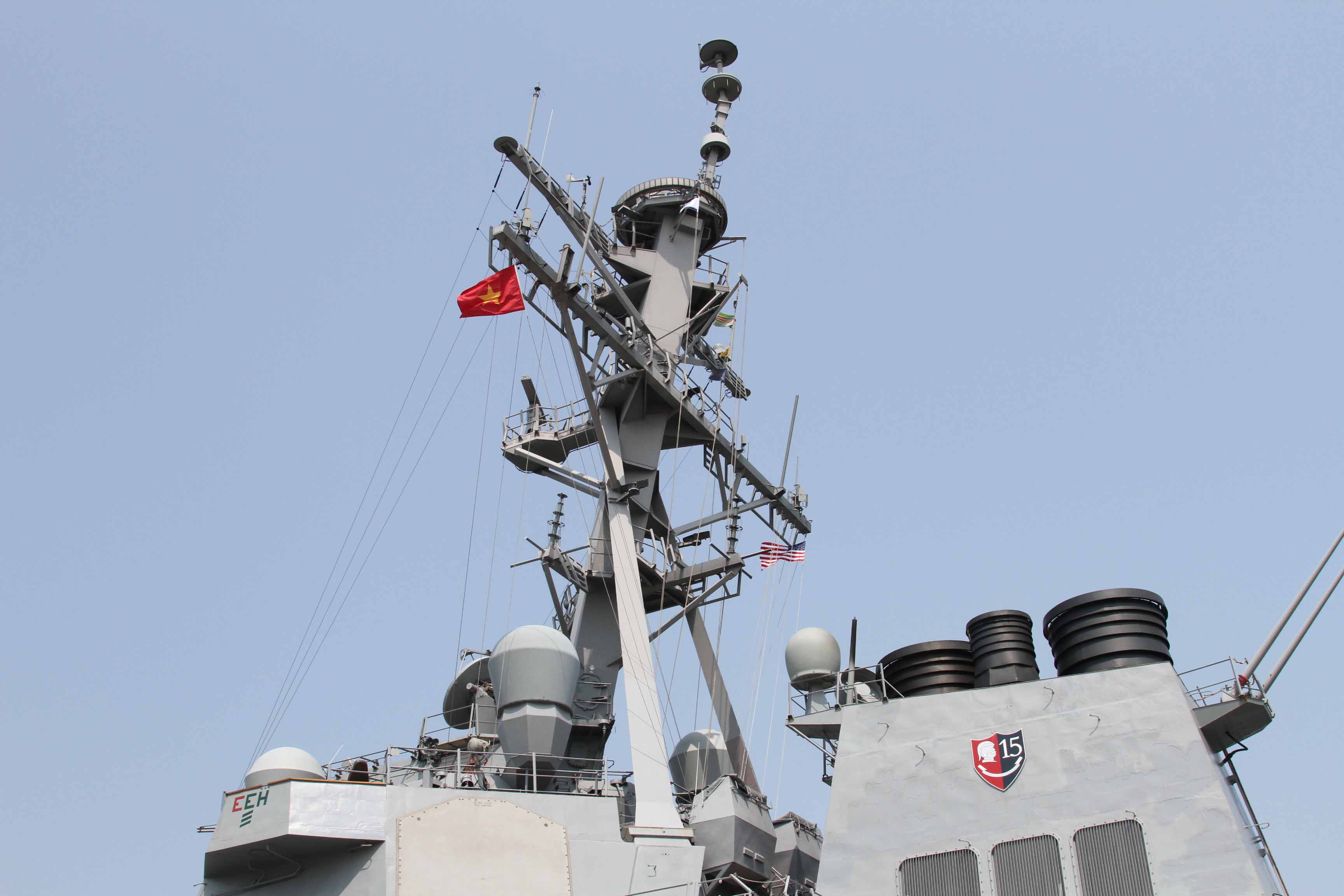 Hai tàu hải quân Hoa Kỳ cập cảng Tiên Sa 10