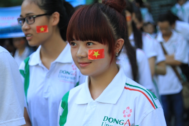 Những h&igrave;nh ảnh đẹp của sinh vi&ecirc;n hướng về biển đảo 5