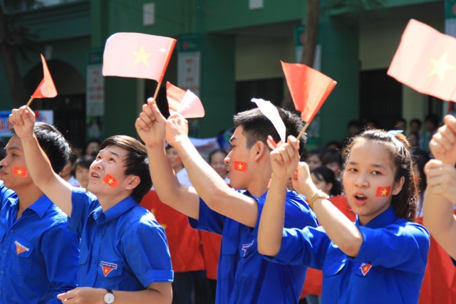 Những h&igrave;nh ảnh đẹp của sinh vi&ecirc;n hướng về biển đảo 13