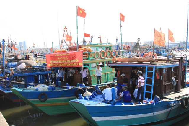 Ngư dân Đà Nẵng "mang Tổ quốc" ra biển Hoàng Sa 2