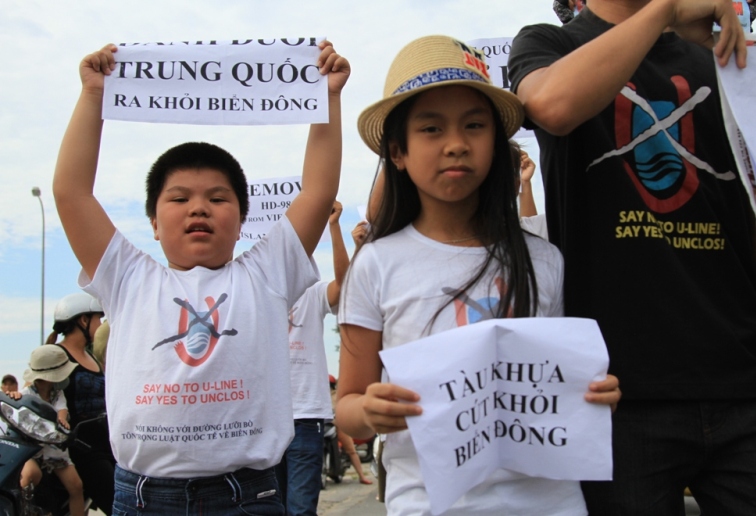 Người d&acirc;n Đ&agrave; Nẵng xuống đường phản đối Trung Quốc 3