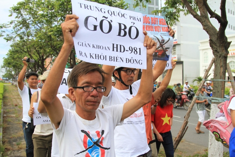 Người d&acirc;n Đ&agrave; Nẵng xuống đường phản đối Trung Quốc 5