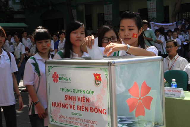 Những h&igrave;nh ảnh đẹp của sinh vi&ecirc;n hướng về biển đảo 7