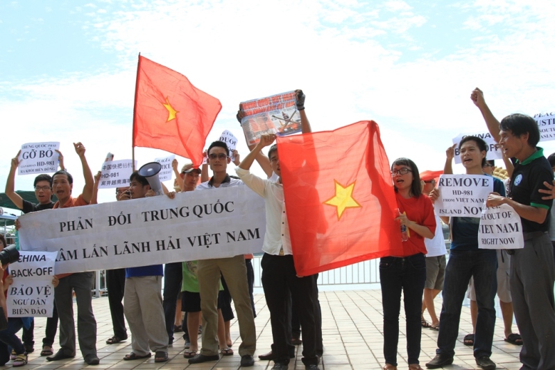 Người d&acirc;n Đ&agrave; Nẵng xuống đường phản đối Trung Quốc 6