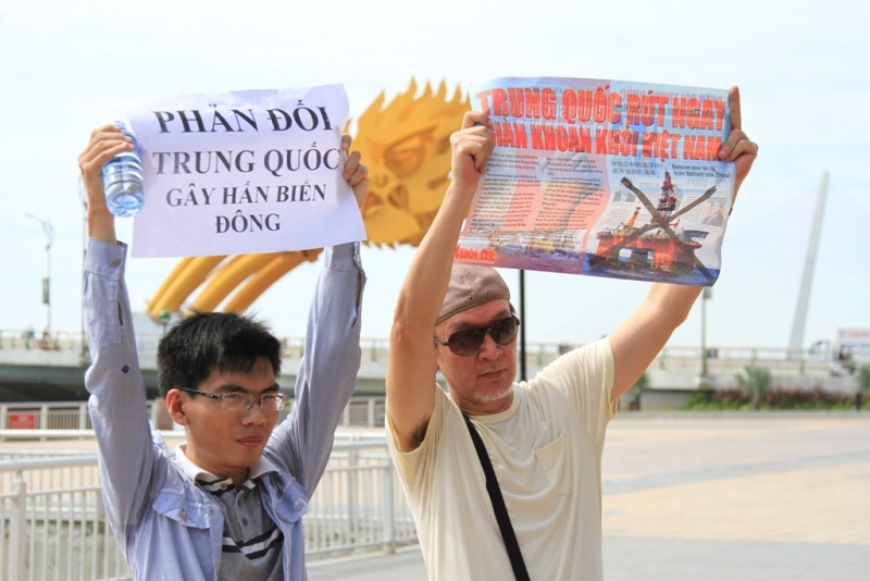 Người d&acirc;n Đ&agrave; Nẵng xuống đường phản đối Trung Quốc 7