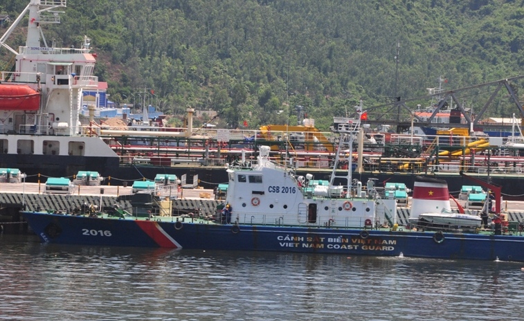 Cận cảnh tàu Cảnh sát Biển Việt Nam thương tích đầy mình do bị tàu Trung Quốc đâm  1