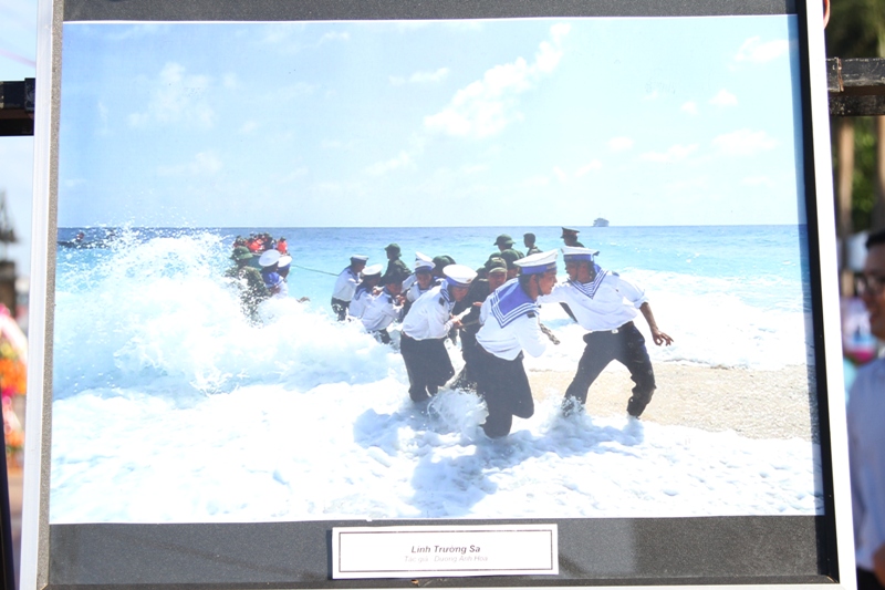 Đ&agrave; Nẵng triển l&atilde;m ảnh &ldquo;Biển đảo qu&ecirc; hương&rdquo; 4