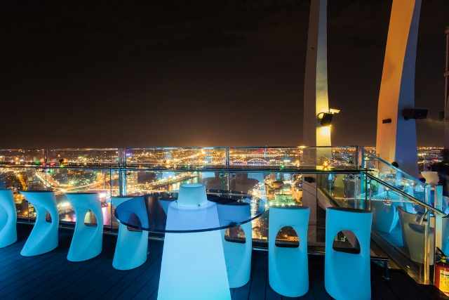 Từ Sky bar cao nhất Việt Nam ngắm s&ocirc;ng H&agrave;n rực rỡ 5