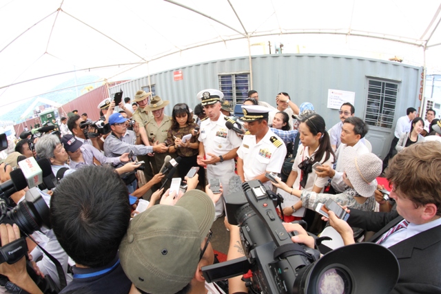 T&agrave;u Lực lượng tự vệ Nhật Bản c&ugrave;ng thủy thủ đo&agrave;n đa quốc gia đến Đ&agrave; Nẵng 8