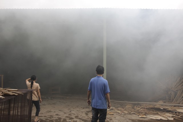 Ch&aacute;y dữ dội ở xưởng gỗ của một c&ocirc;ng ty Đ&agrave;i Loan 1