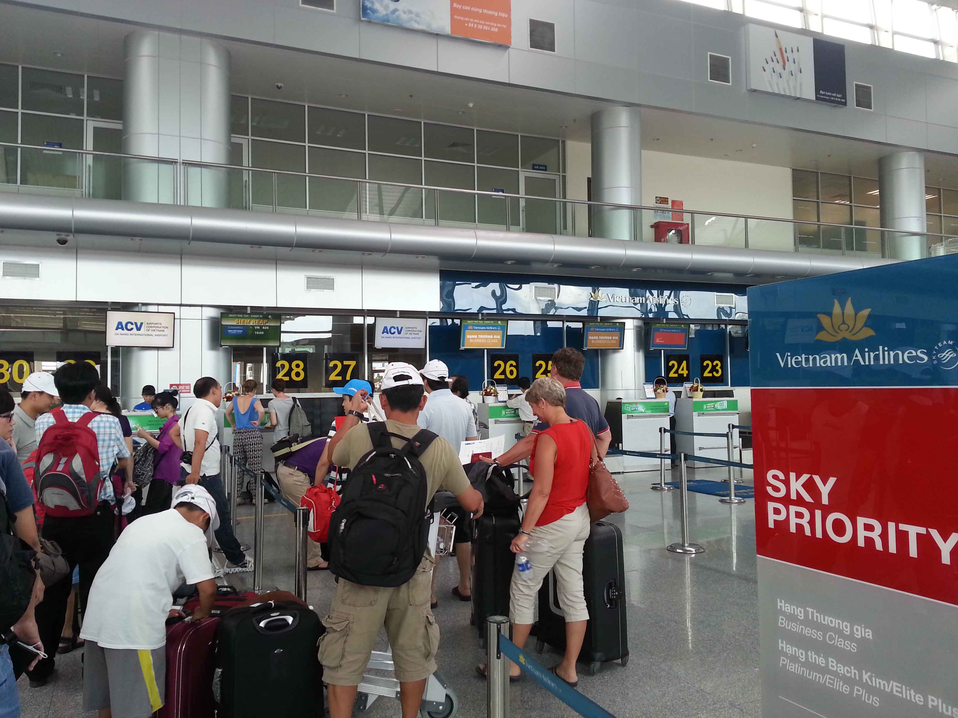 Hành khách bức xúc vì Vietnam Airlines hủy chuyến mà không nói rõ lý do 5