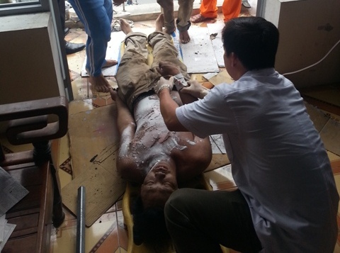 Một người đ&agrave;n &ocirc;ng bị điện giật ch&aacute;y s&eacute;m  1