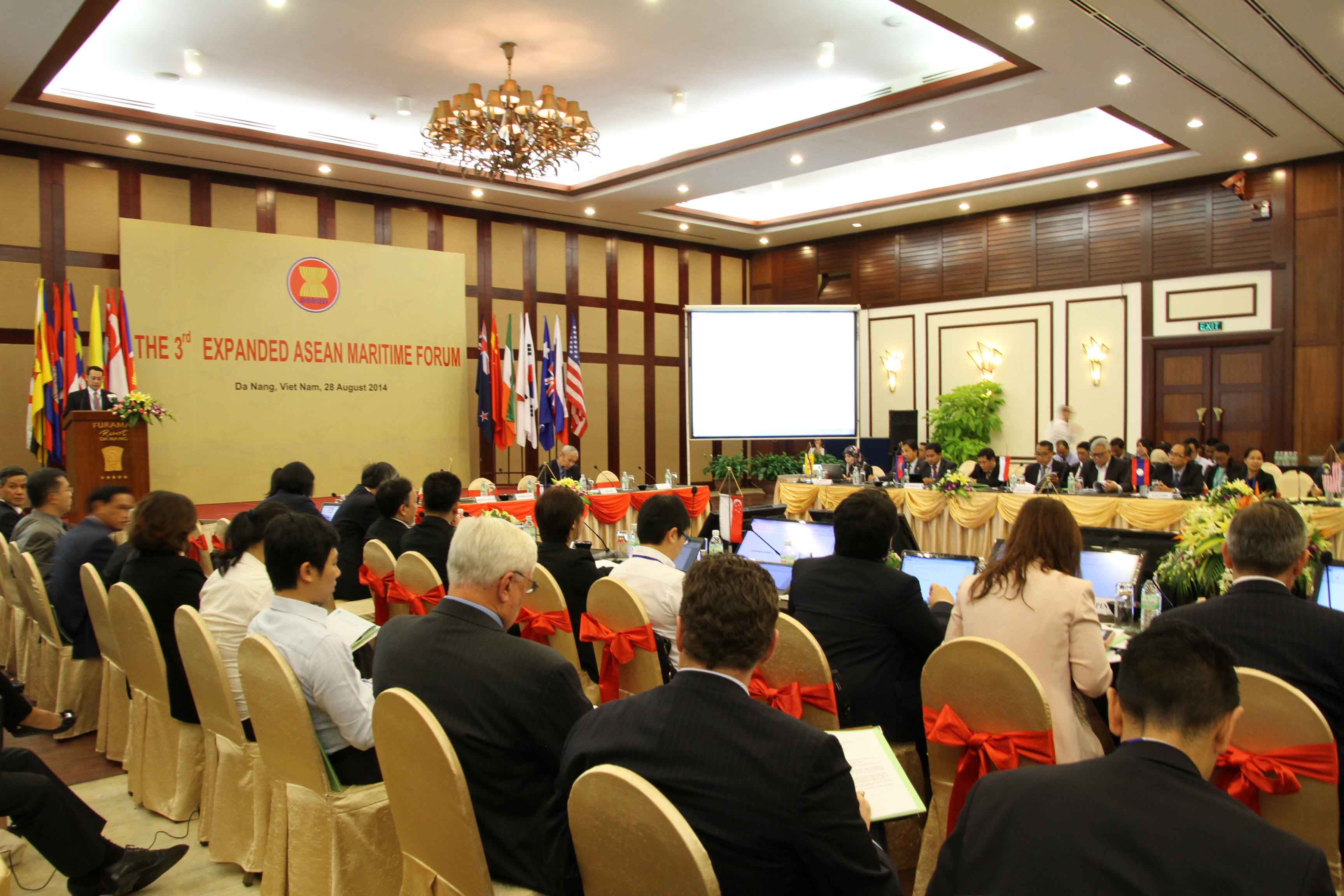 Tạo m&ocirc;i trường h&ograve;a b&igrave;nh, ổn định, an ninh, an to&agrave;n h&agrave;ng hải ở khu vực ASEAN 1