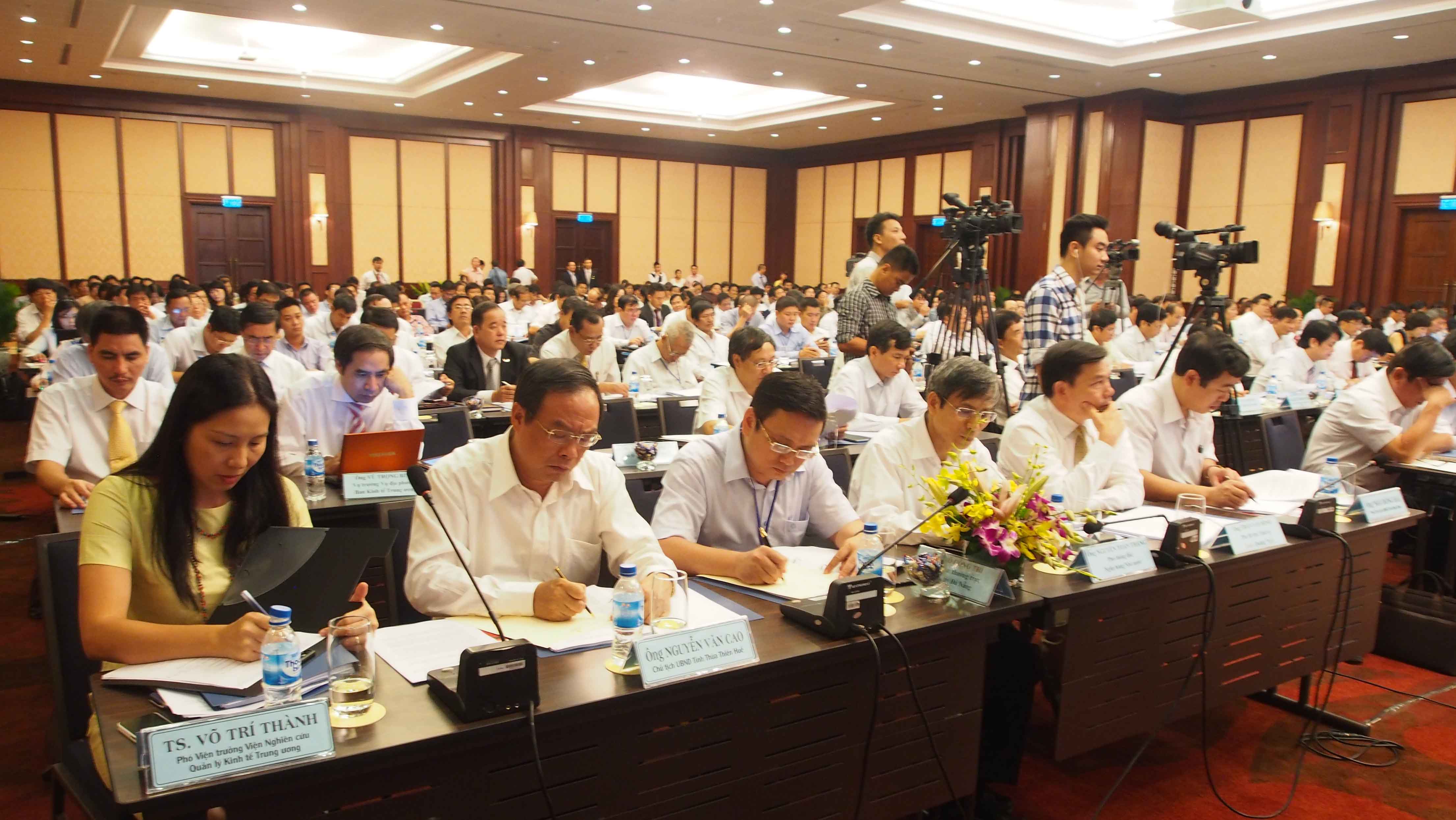 V&ugrave;ng duy&ecirc;n hải miền Trung vẫn l&agrave; khu vực kinh tế k&eacute;m ph&aacute;t triển 2