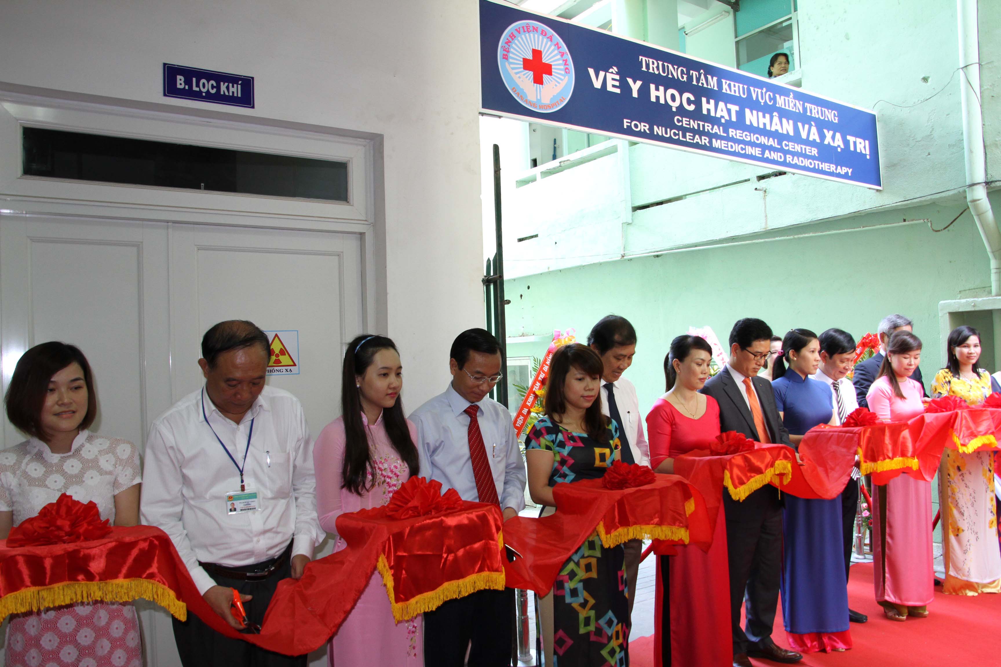Trung t&acirc;m Y học hạt nh&acirc;n v&agrave; xạ trị &ldquo;triệu đ&ocirc;&rdquo; đi v&agrave;o hoạt động 1