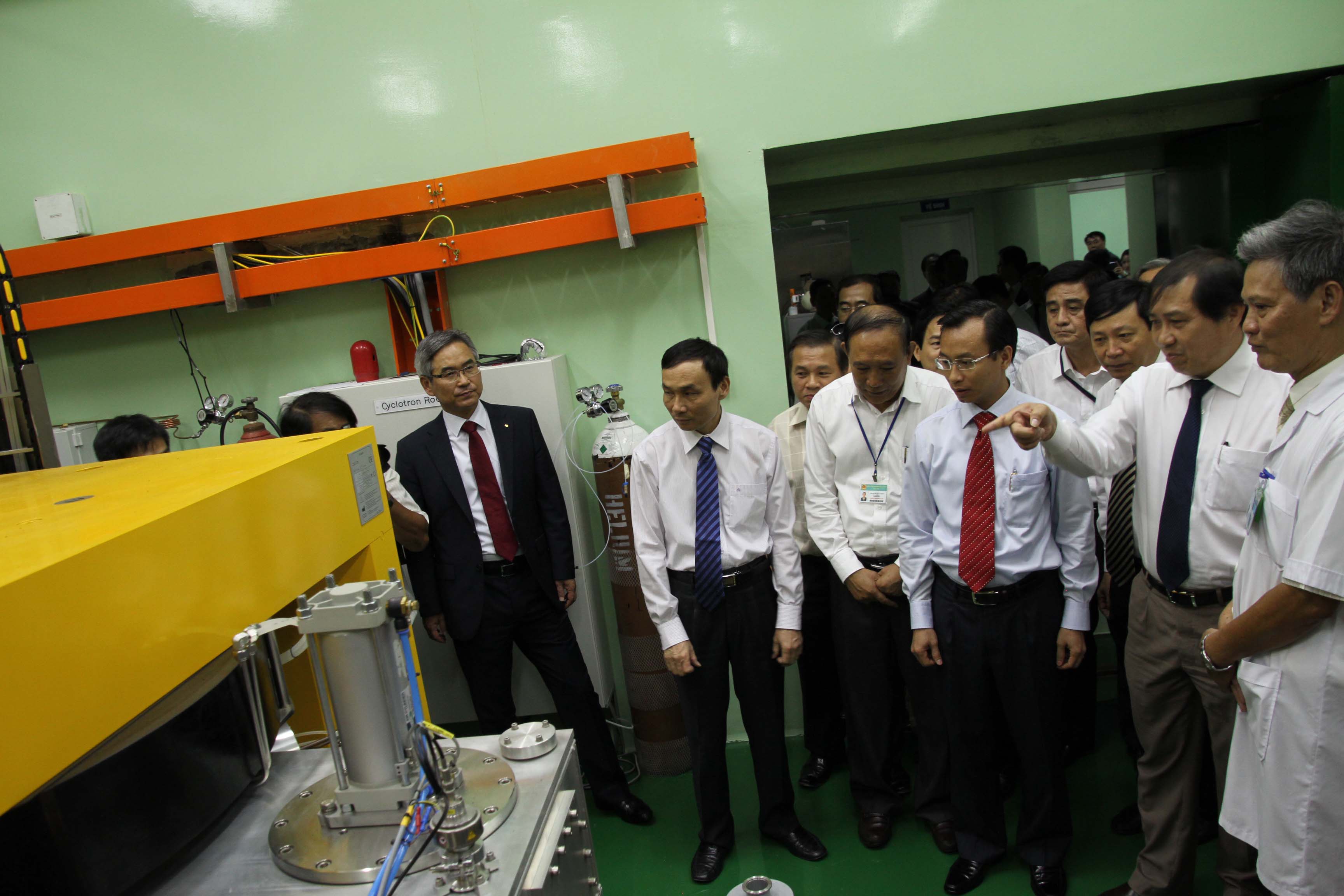 Trung t&acirc;m Y học hạt nh&acirc;n v&agrave; xạ trị &ldquo;triệu đ&ocirc;&rdquo; đi v&agrave;o hoạt động 2