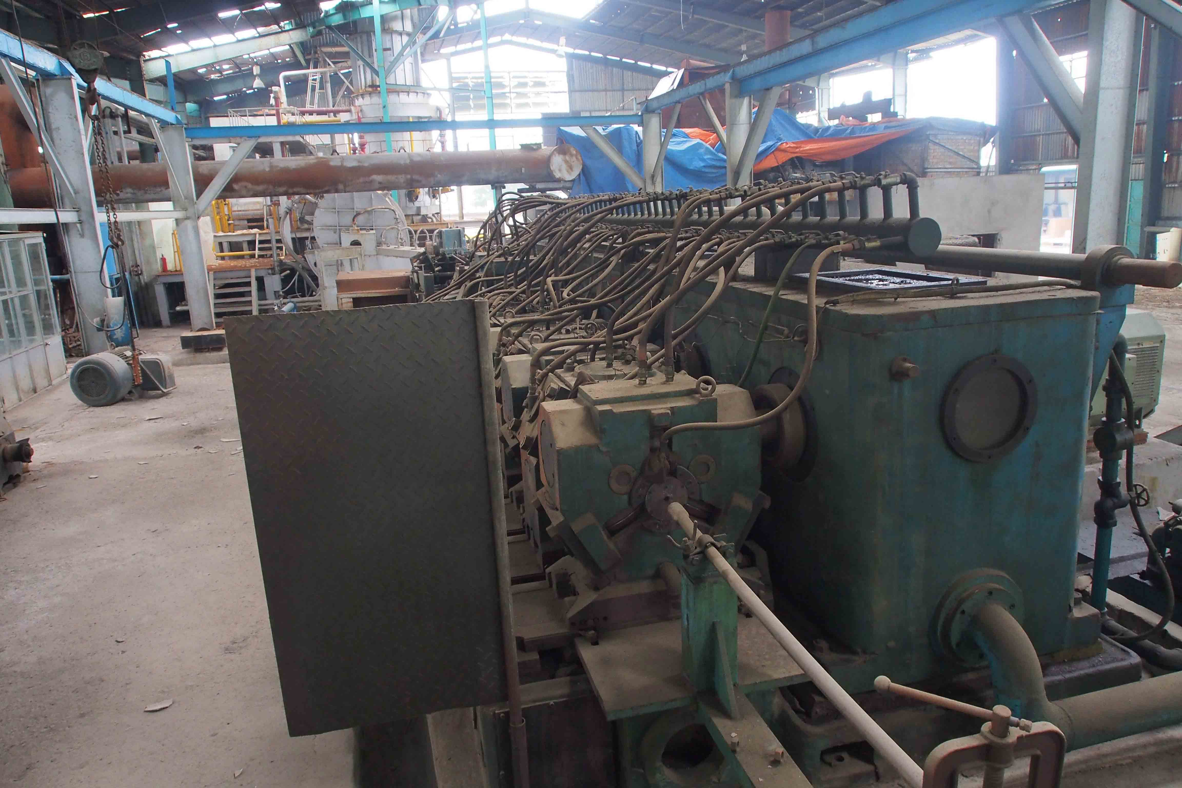 Đại gia bị bắt, nh&agrave; m&aacute;y hoang t&agrave;n, d&acirc;n mua đất đi&ecirc;u đứng 3