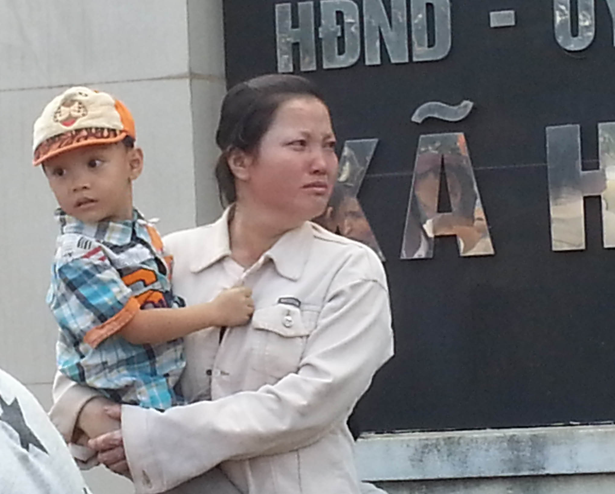 Tạt xăng đốt vợ vì nghi ngờ quan hệ với người đàn ông khác 4