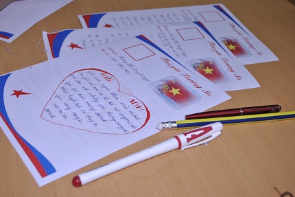 Gần 1.000 bạn trẻ tham gia viết &ldquo;Thư gửi Trường Sa&rdquo; 11