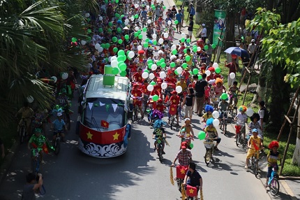 Cuộc thi diễu h&agrave;nh xe đạp nh&iacute; lần đầu ti&ecirc;n tại Việt Nam 2