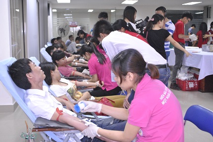 Gần 1.000 bạn trẻ tham gia viết &ldquo;Thư gửi Trường Sa&rdquo; 1