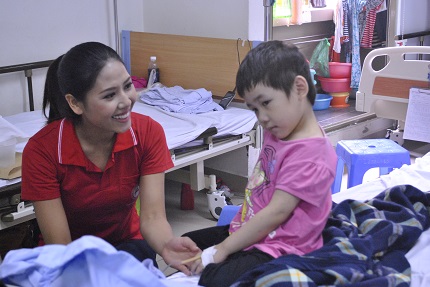 Gần 1.000 bạn trẻ tham gia viết &ldquo;Thư gửi Trường Sa&rdquo; 2