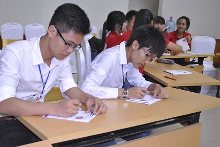 Gần 1.000 bạn trẻ tham gia viết &ldquo;Thư gửi Trường Sa&rdquo; 8