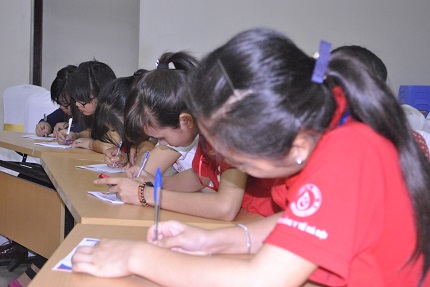 Gần 1.000 bạn trẻ tham gia viết &ldquo;Thư gửi Trường Sa&rdquo; 3