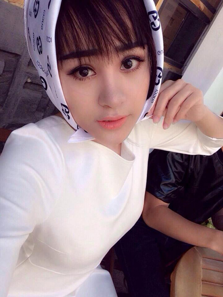 Ch&aacute;n sexy, &ldquo;b&agrave; Tưng&rdquo; bỗng dưng th&agrave;nh g&aacute;i qu&ecirc; 4