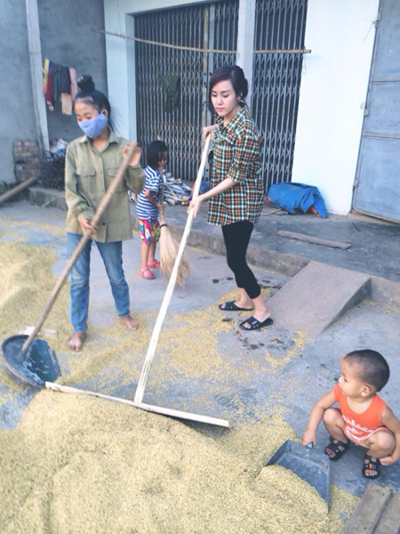 Ch&aacute;n sexy, &ldquo;b&agrave; Tưng&rdquo; bỗng dưng th&agrave;nh g&aacute;i qu&ecirc; 2