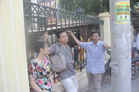Th&iacute; sinh hồi hộp bước v&agrave;o m&ocirc;n thi tốt nghiệp đầu ti&ecirc;n 9