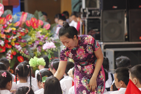 Xúc động lễ khai giảng ở ngôi trường đặc biệt nhất Hà Nội 1