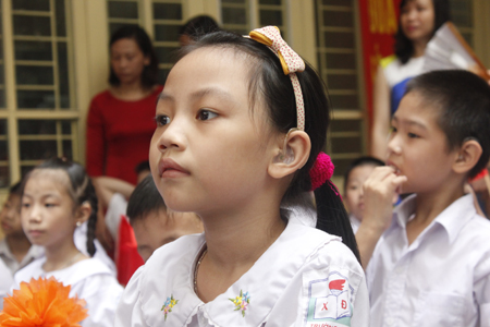 X&uacute;c động lễ khai giảng ở ng&ocirc;i trường đặc biệt nhất H&agrave; Nội 2