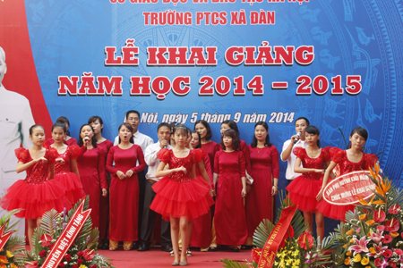 Xúc động lễ khai giảng ở ngôi trường đặc biệt nhất Hà Nội 5