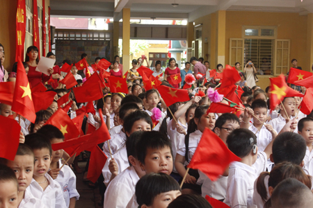 X&uacute;c động lễ khai giảng ở ng&ocirc;i trường đặc biệt nhất H&agrave; Nội 10