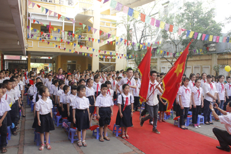 X&uacute;c động lễ khai giảng ở ng&ocirc;i trường đặc biệt nhất H&agrave; Nội 6