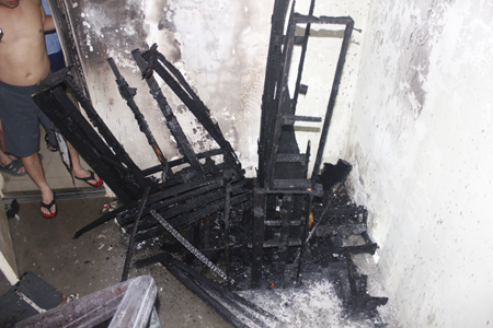 H&agrave; Nội: Đang vui Trung thu cả chung cư nh&aacute;o nh&aacute;c th&aacute;o chạy v&igrave; bị ch&aacute;y 1