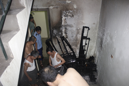 H&agrave; Nội: Đang vui Trung thu cả chung cư nh&aacute;o nh&aacute;c th&aacute;o chạy v&igrave; bị ch&aacute;y 3